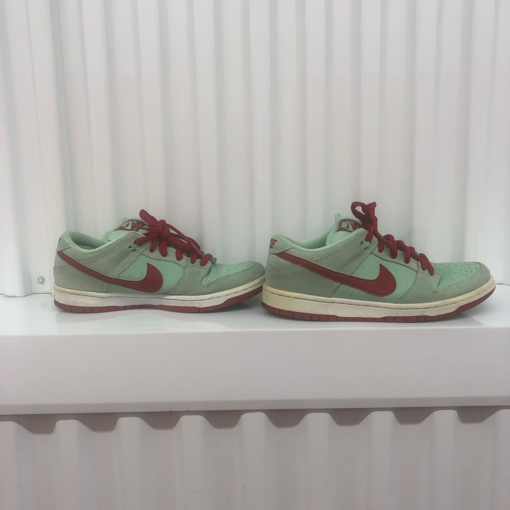 Nike SB Dunk Low Pro Mint Green Red Boys Size 6.5